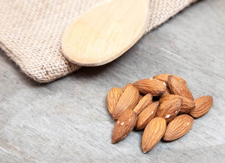 تصویر 4 از بادام درختی شیراز تازه و خوش طعم در بسته بندی